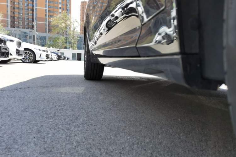 Used BMW X4 2022 xDrive 25i M Sport Package Right Side Sill