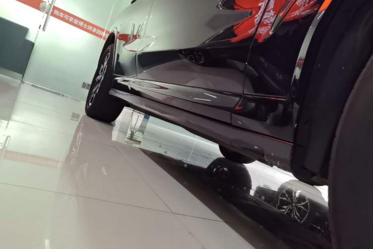 Used BMW X4 2022 xDrive 25i M Sport Package Right Side Sill