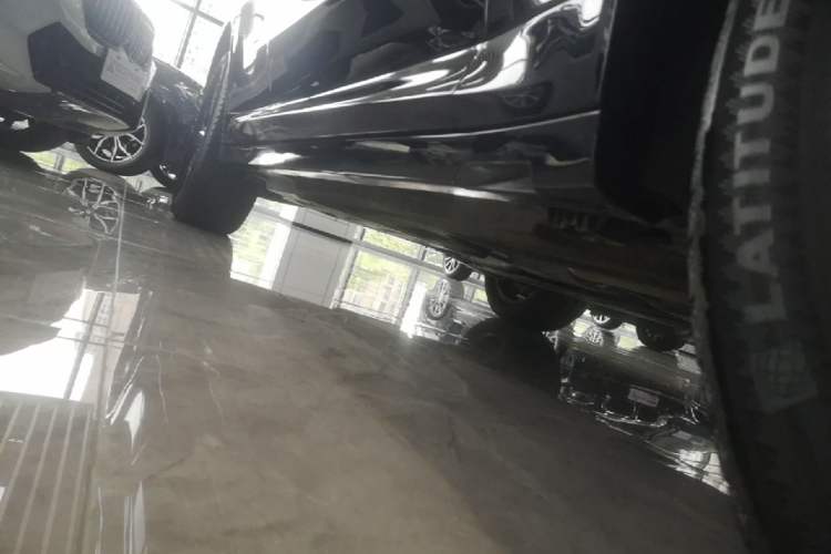 Used BMW X4 2022 xDrive 25i M Sport Package Right Side Sill