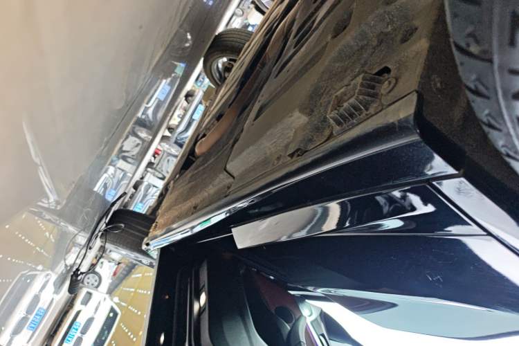 Used BMW X4 2022 xDrive 25i M Sport Package Right Side Sill