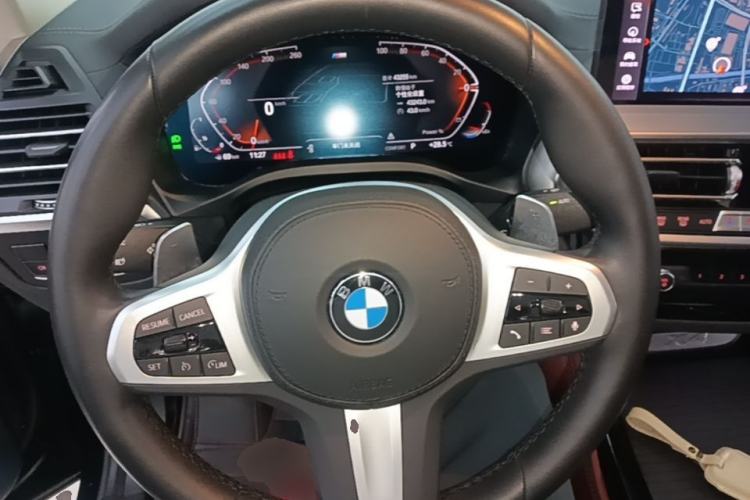 Used BMW X4 2022 xDrive 25i M Sport Package Steering Wheel
