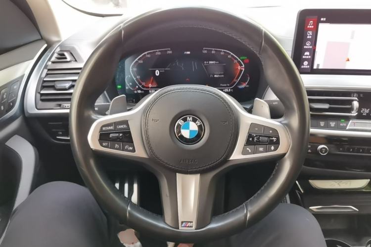Used BMW X4 2022 xDrive 25i M Sport Package Steering Wheel