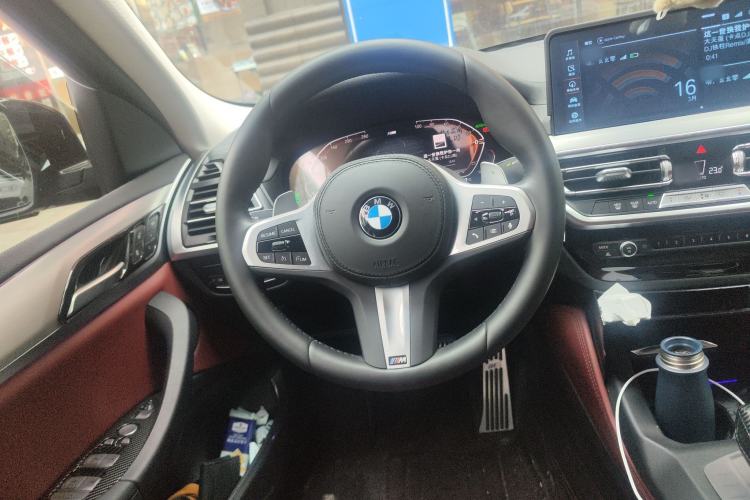 Used BMW X4 2022 xDrive 25i M Sport Package Steering Wheel