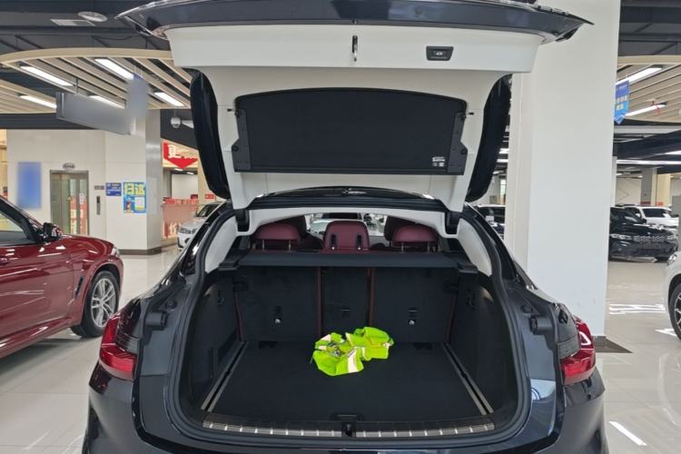 Used BMW X4 2022 xDrive 25i M Sport Package Trunk