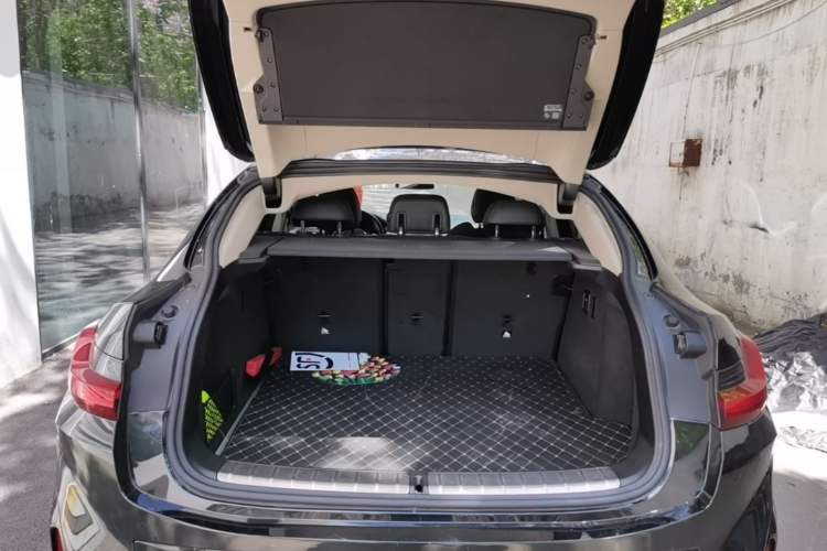 Used BMW X4 2022 xDrive 25i M Sport Package Trunk