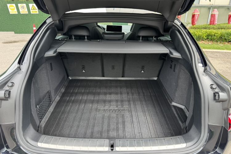 Used BMW X4 2022 M40i Trunk