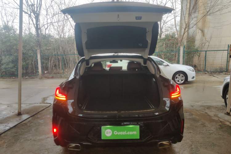 Used BMW X4 2022 xDrive 30i M Sport Package Trunk