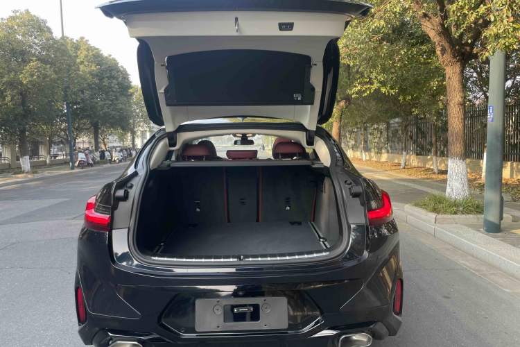 Used BMW X4 2022 xDrive 30i M Sport Package Trunk