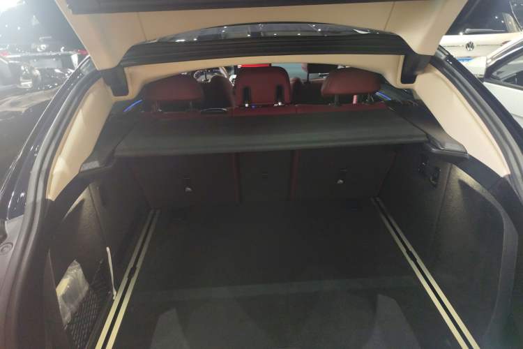 Used BMW X4 2022 xDrive 30i M Sport Package Trunk