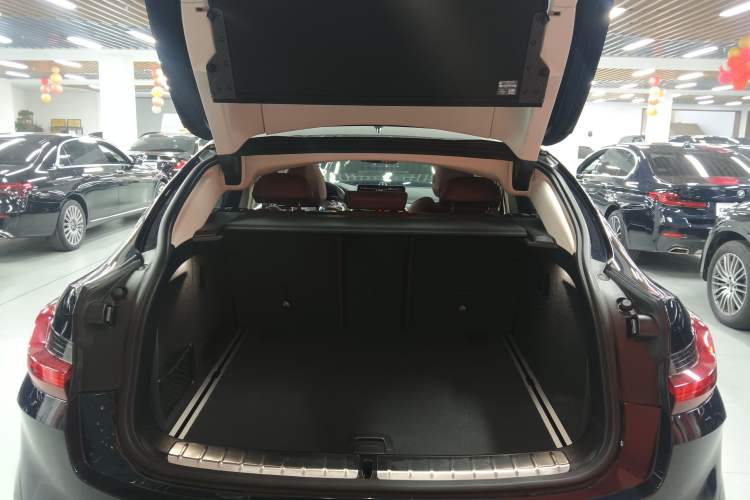 Used BMW X4 2022 xDrive 30i M Sport Package Trunk