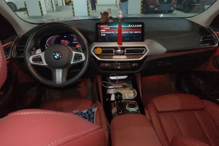 Used BMW X4 2022 xDrive 30i M Sport Package Center Console