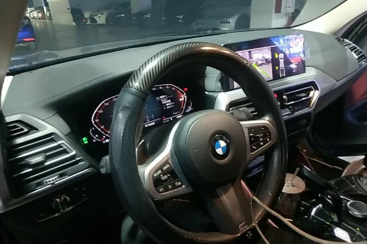 Used BMW X4 2022 xDrive 25i M Sport Package Center Console