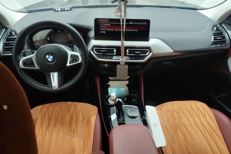 Used BMW X4 2022 xDrive 25i M Sport Package Center Console