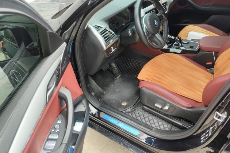 Used BMW X4 2022 xDrive 25i M Sport Package Driver Seat