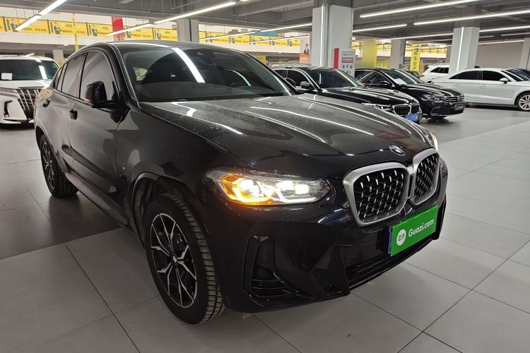 Used BMW X4 2022 xDrive 25i M Sport Package Front Right 45 Deg