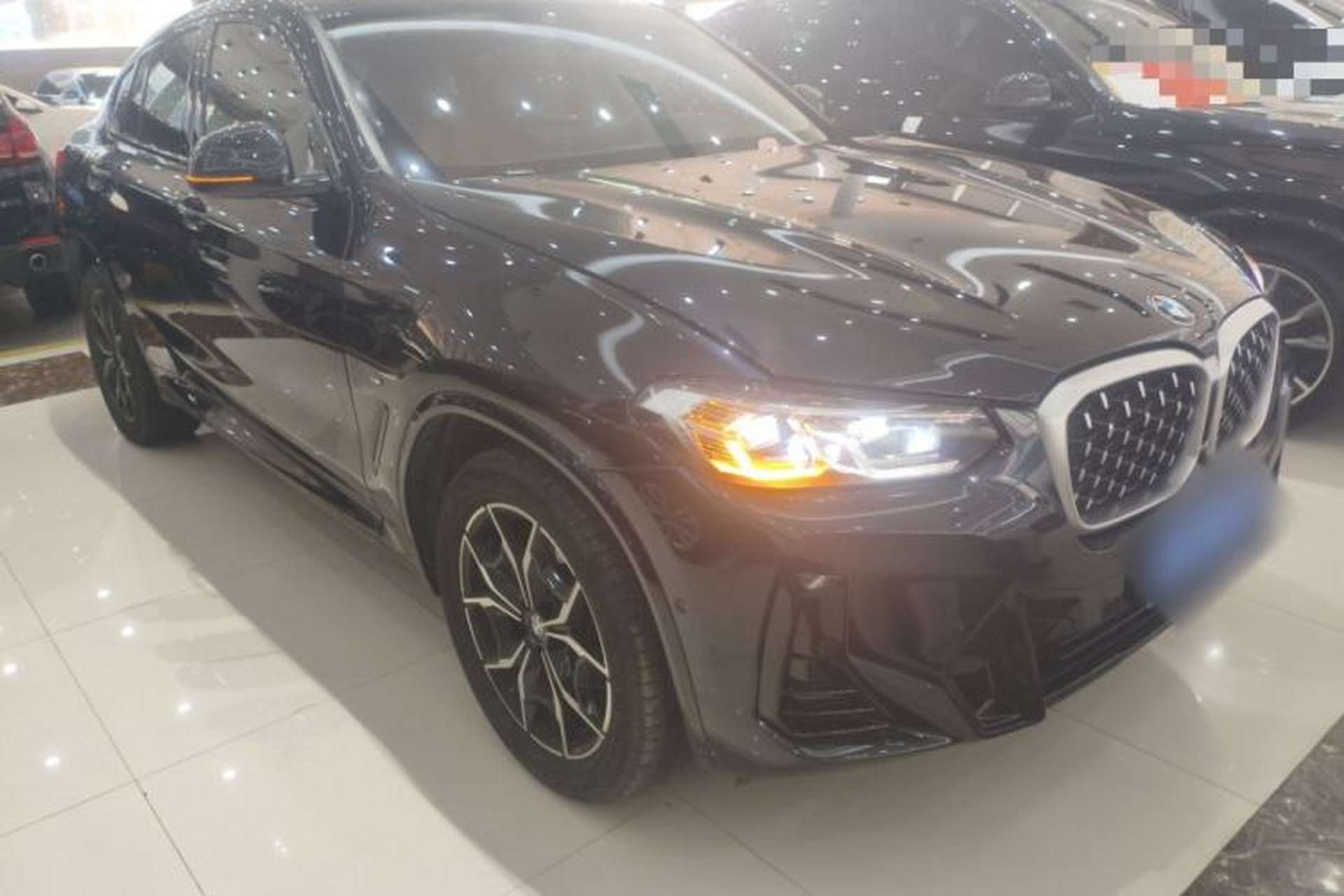 Used BMW X4 2022 xDrive 25i M Sport Package Front Right 45 Deg
