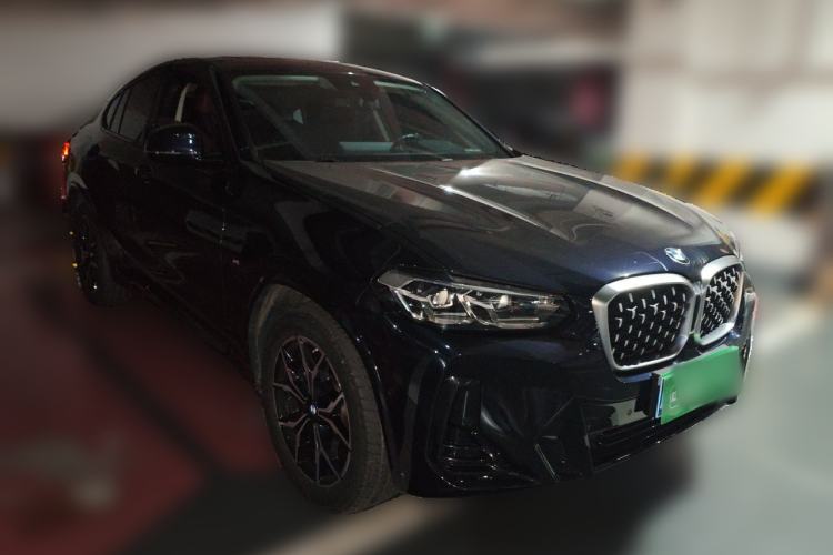 Used BMW X4 2022 xDrive 25i M Sport Package Front Right 45 Deg