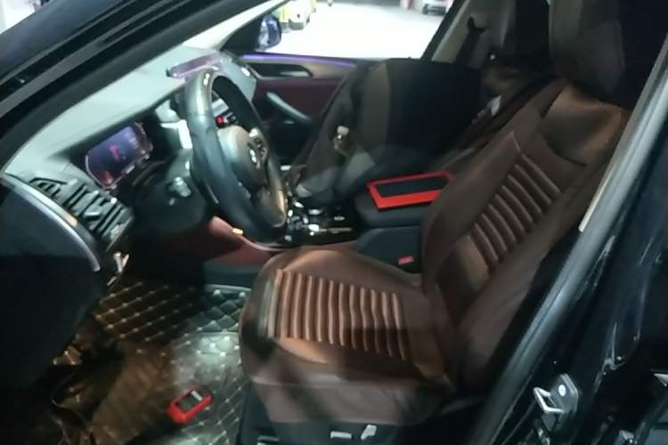 Used BMW X4 2022 xDrive 25i M Sport Package Left Front Seat
