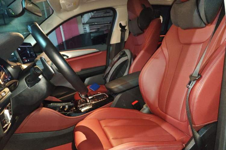 Used BMW X4 2022 xDrive 25i M Sport Package Left Front Seat