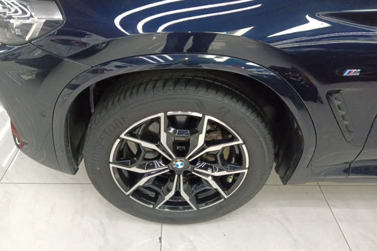 Used BMW X4 2022 xDrive 25i M Sport Package Left Front Wheel Hub