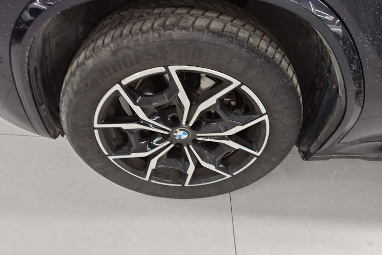 Used BMW X4 2022 xDrive 25i M Sport Package Left Front Wheel Hub
