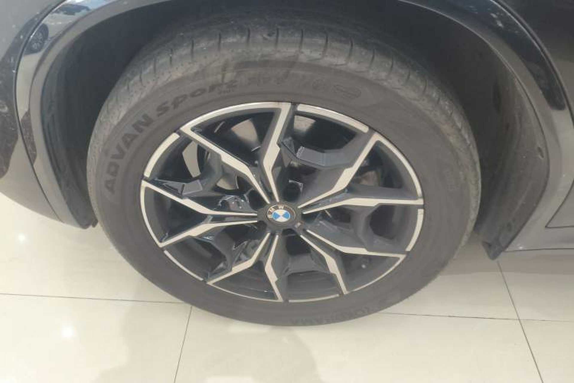 Used BMW X4 2022 xDrive 25i M Sport Package Left Front Wheel Hub