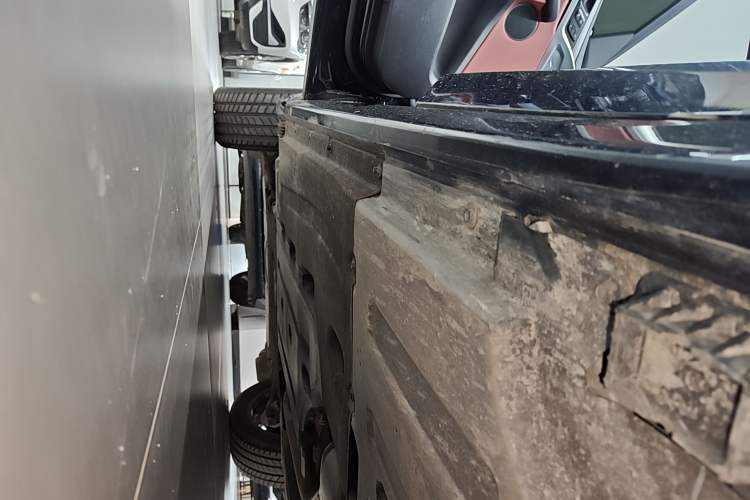 Used BMW X4 2022 xDrive 25i M Sport Package Left Side Sill