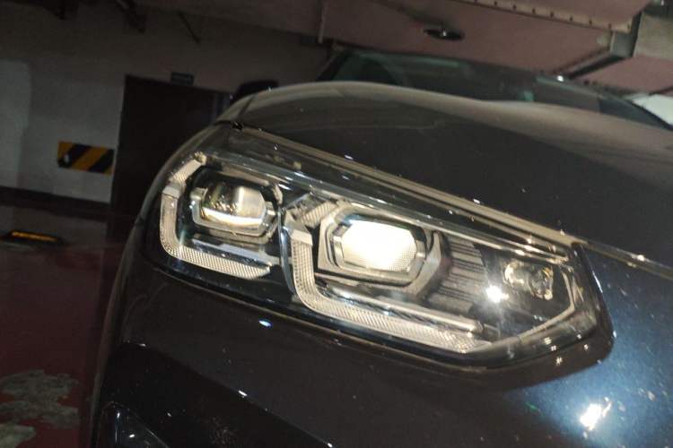 Used BMW X4 2022 xDrive 25i M Sport Package Right Front Headlight