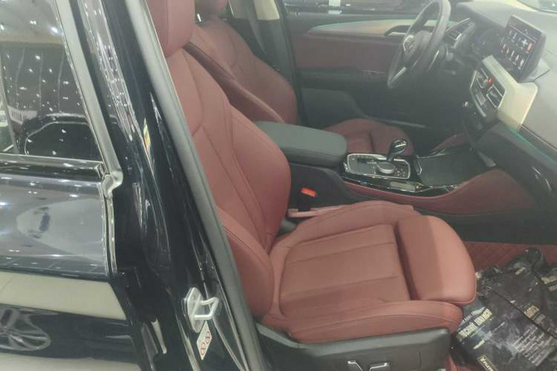 Used BMW X4 2022 xDrive 25i M Sport Package Right Front Seat