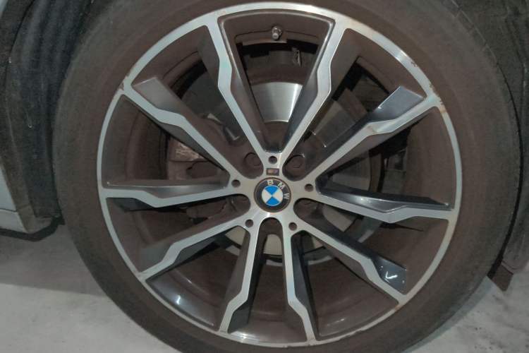 Used BMW X4 2022 xDrive 30i M Sport Package Right Front Wheel Hub