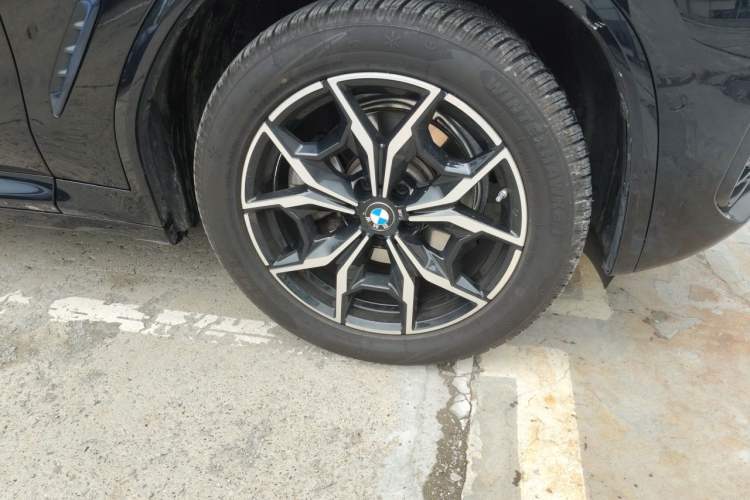 Used BMW X4 2022 xDrive 25i M Sport Package Right Front Wheel Hub