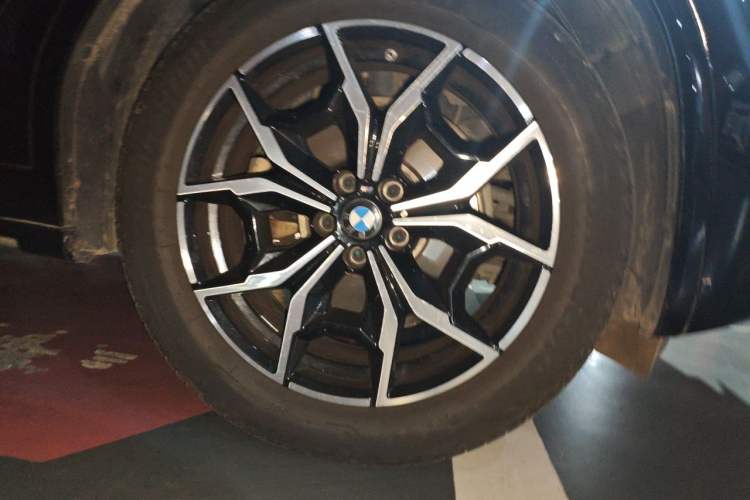 Used BMW X4 2022 xDrive 25i M Sport Package Right Front Wheel Hub