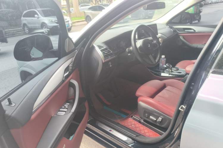 Used BMW X4 2022 xDrive 25i M Sport Package Driver Seat