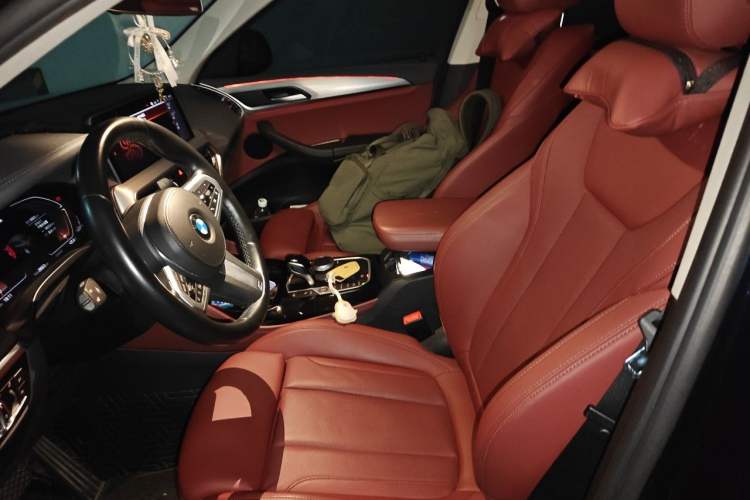Used BMW X4 2022 xDrive 25i M Sport Package Left Front Seat