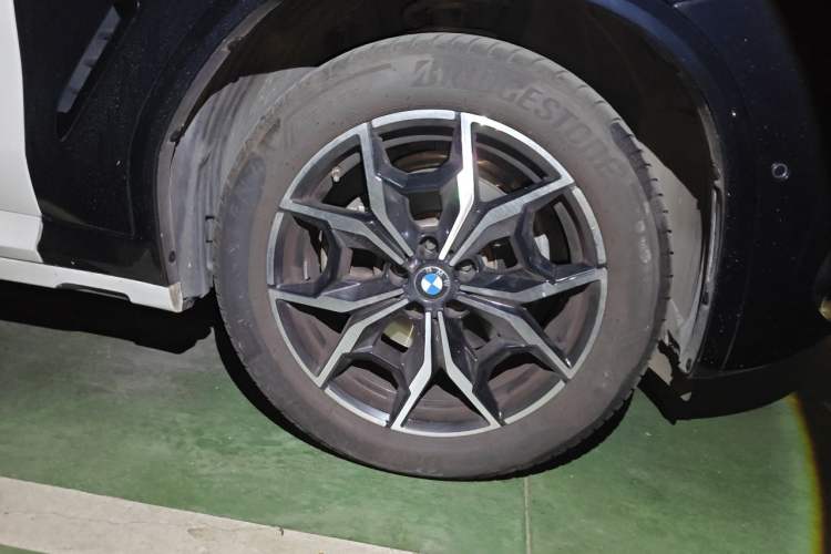 Used BMW X4 2022 xDrive 25i M Sport Package Right Front Wheel Hub