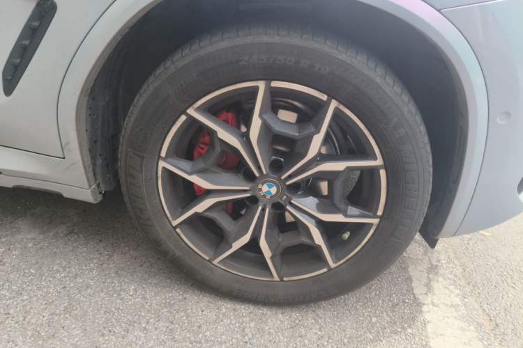 Used BMW X4 2022 xDrive 25i M Sport Package Right Front Wheel Hub
