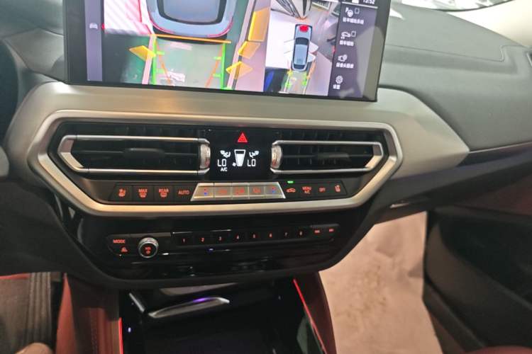 Used BMW X4 2022 Restyled xDrive 30i M Sport Night Edition Package Audio And AC Panel