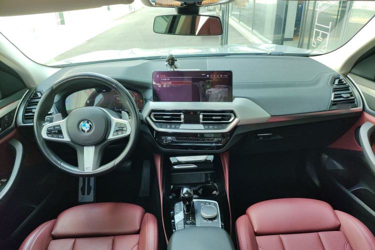 Used BMW X4 2022 xDrive 30i M Sport Package Center Console