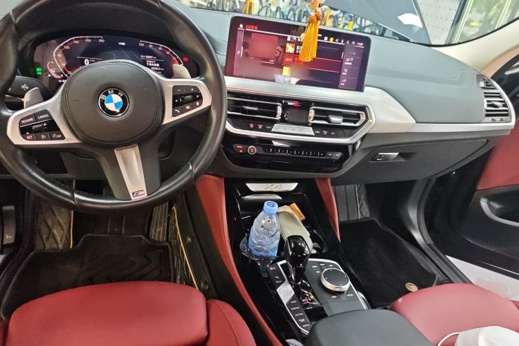 Used BMW X4 2022 xDrive 25i M Sport Package Center Console
