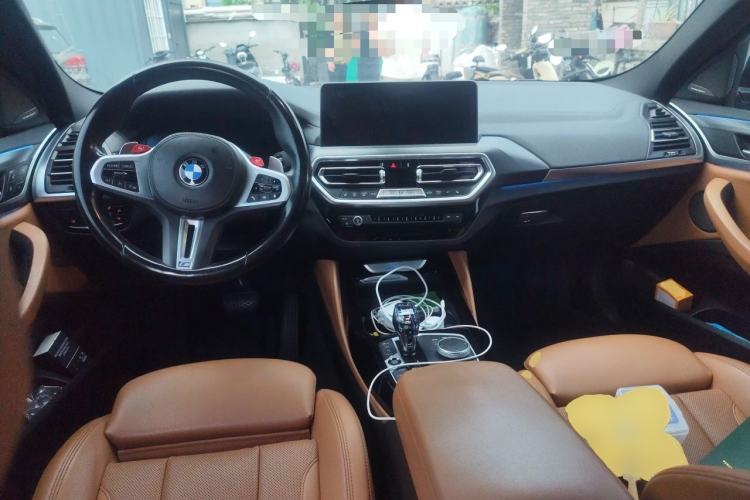 Used BMW X4 2022 xDrive 30i M Sport Night Edition package Center Console