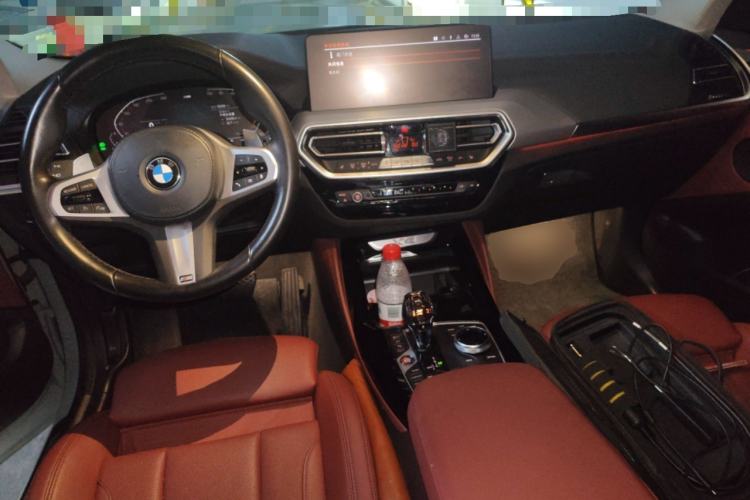 Used BMW X4 2022 xDrive 30i M Sport Package Center Console