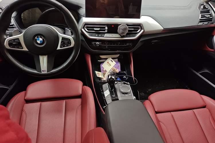 Used BMW X4 2022 xDrive 30i M Sport Package Center Console