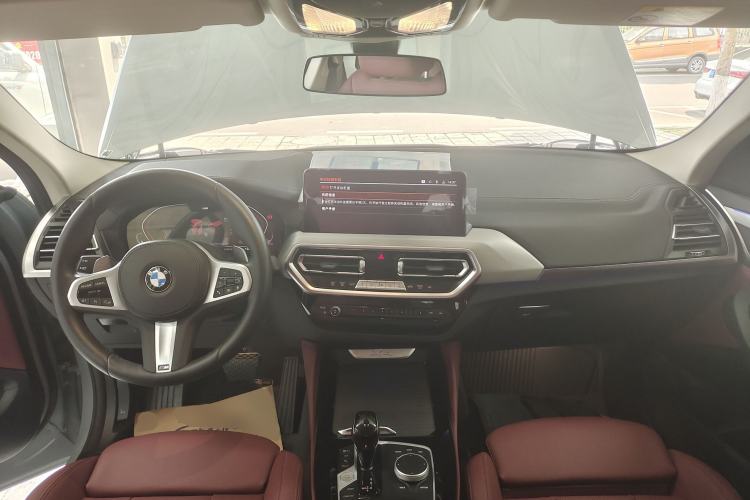 Used BMW X4 2022 xDrive 30i M Sport Package Center Console