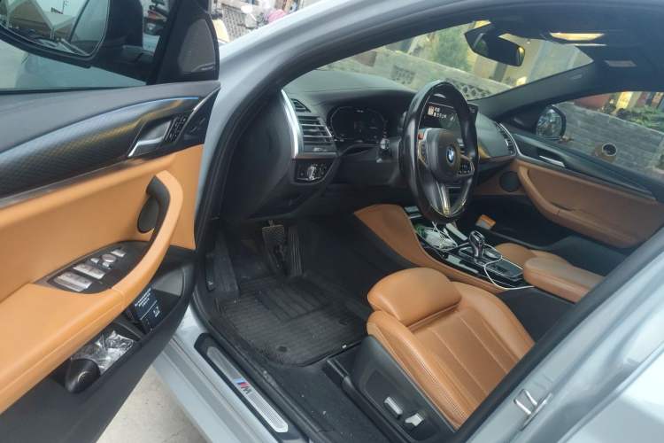 Used BMW X4 2022 xDrive 30i M Sport Night Edition package Driver Seat