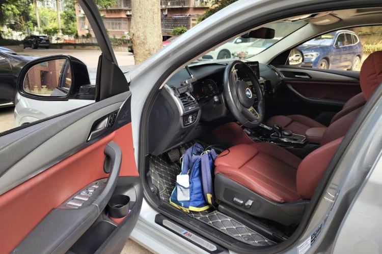 Used BMW X4 2022 xDrive 30i M Sport Package Driver Seat