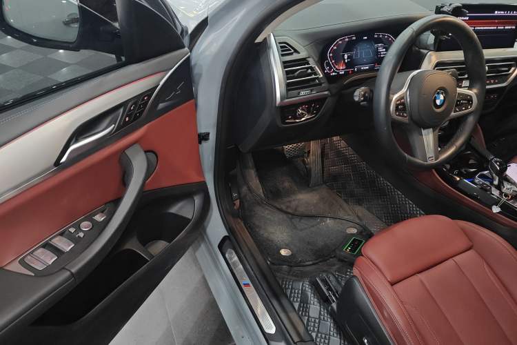 Used BMW X4 2022 xDrive 30i M Sport Package Driver Seat