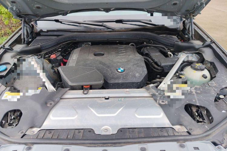 Used BMW X4  Engine Bay