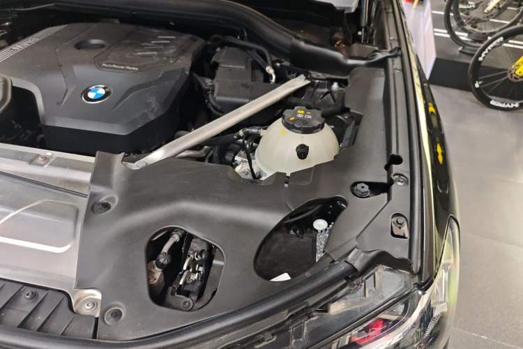 Used BMW X4 2022 xDrive 25i M Sport Package Engine Bay Left