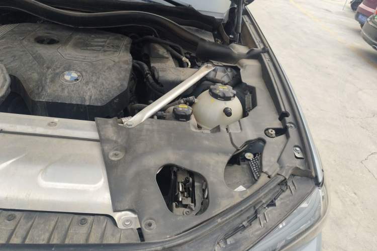 Used BMW X4 2022 xDrive 30i M Sport Night Edition package Engine Bay Left