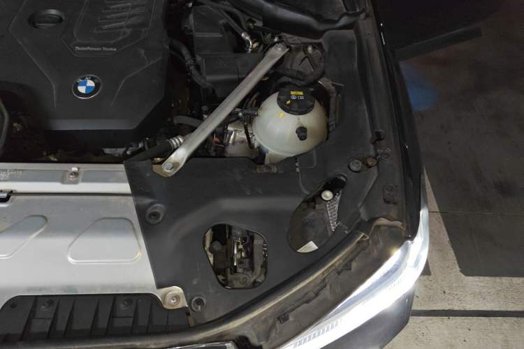 Used BMW X4 2022 xDrive 25i M Sport Package Engine Bay Left